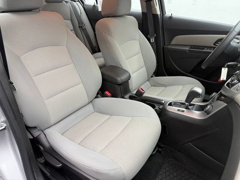Used 2016 Chevrolet Cruze LT FWD image 31