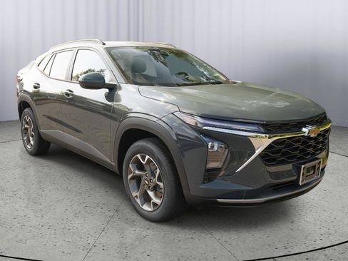 New 2025 Chevrolet Trax LT w/ Driver Confidence Package image 1