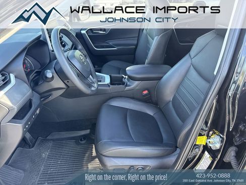 Used 2022 Toyota RAV4 XLE Premium image 14