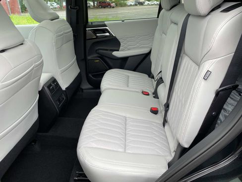 New 2025 Mitsubishi Outlander AWD image 7