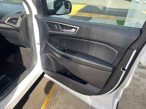 Used 2020 Ford Edge SEL image 27