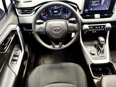 Used 2023 Toyota RAV4 LE AWD/4WD image 2