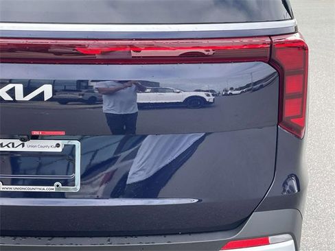 New 2026 Kia Carnival LX image 11