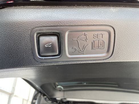 Used 2019 Ford Expedition Platinum RWD image 12