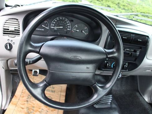 Used 1995 Ford Ranger XL RWD image 16