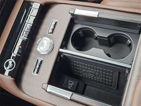 New 2025 Lincoln Navigator Reserve image 19