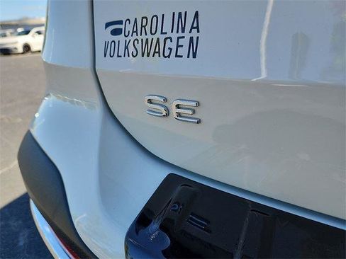New 2025 Volkswagen Taos SE image 23
