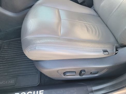 Used 2019 Nissan Rogue SV FWD image 27
