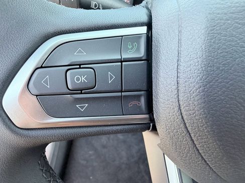 New 2026 Jeep Compass Latitude image 13