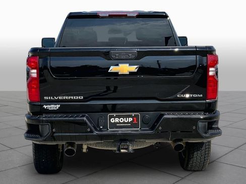 Used 2024 Chevrolet Silverado 2500 Custom w/ Custom Value Package AWD/4WD image 5