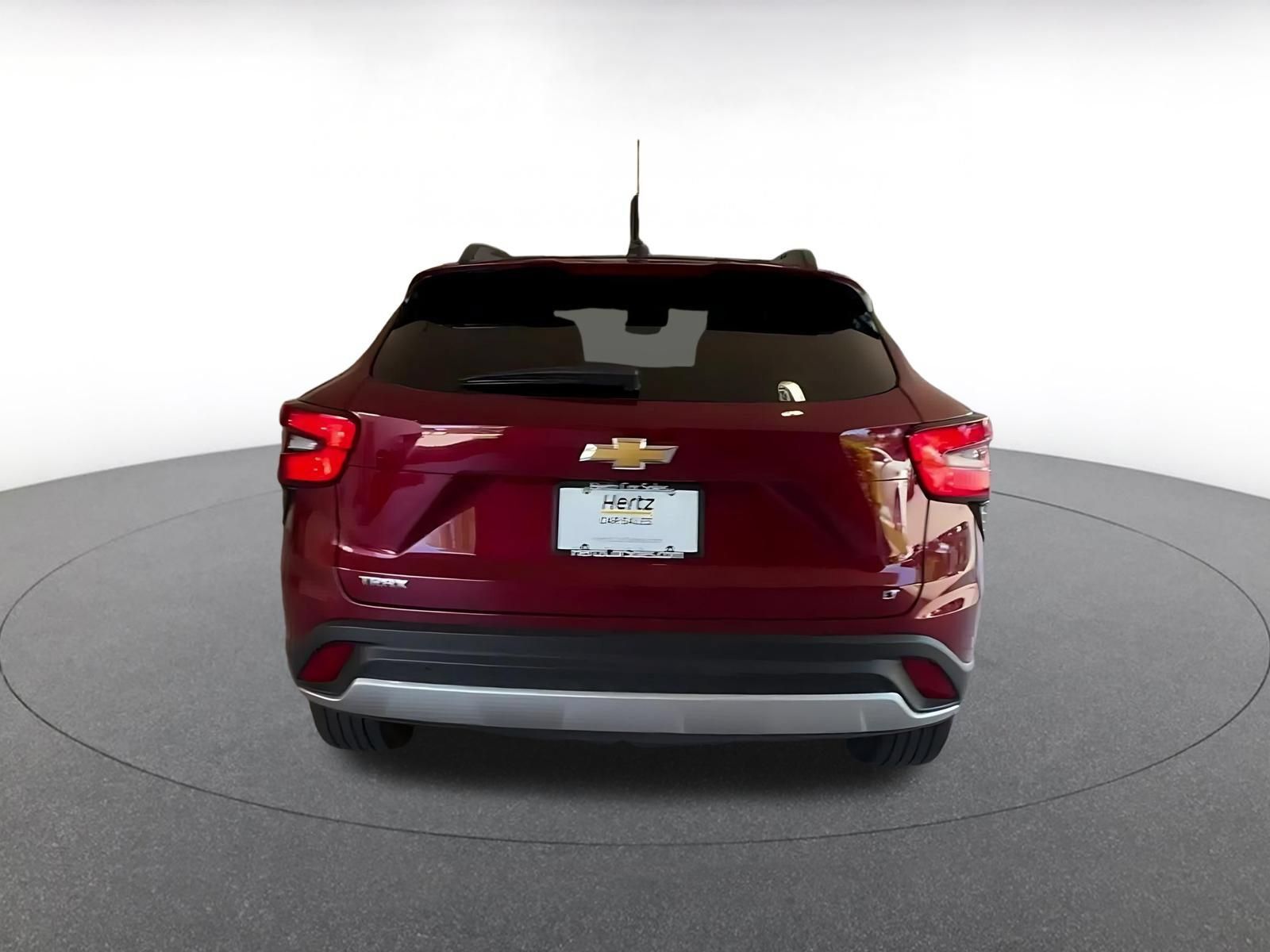 Used 2025 Chevrolet Trax LT w/ LT Convenience Package FWD image 12