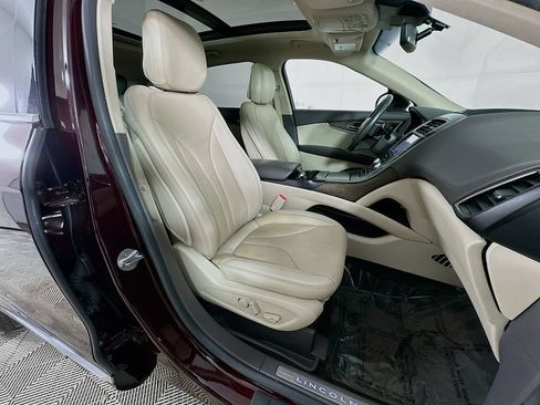 Used 2020 Lincoln Nautilus Reserve FWD image 34