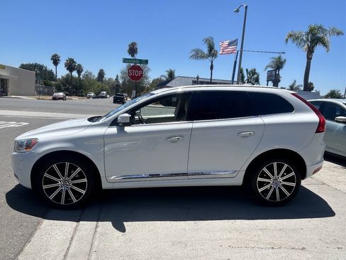 Used 2016 Volvo XC60 T5 Premier w/ Proximity Package FWD image 5