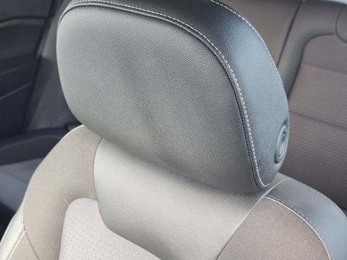 Used 2025 Chevrolet Trax LT FWD image 16