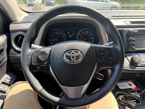Used 2018 Toyota RAV4 XLE w/ Plus Extra Value Package AWD/4WD image 11