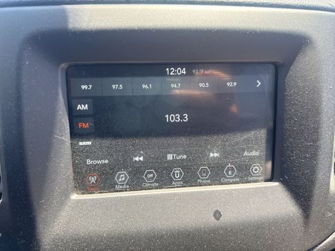 Used 2020 Jeep Compass Latitude FWD image 23