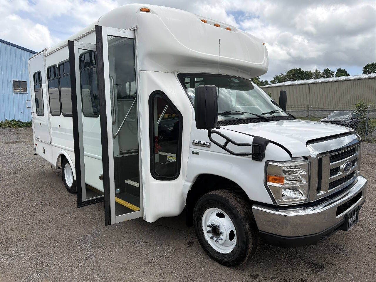 Used 2018 Ford E-350 and Econoline 350 Super Duty w/ Shuttle Bus Prep Package RWD image 5