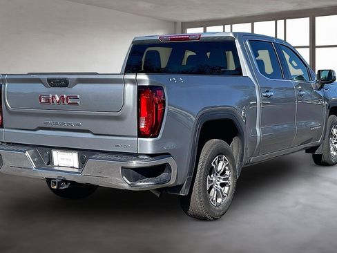 Used 2025 GMC Sierra 1500 SLT image 6