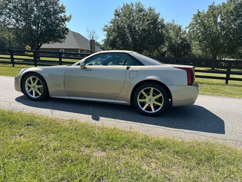 Used 2006 Cadillac XLR Convertible image 2