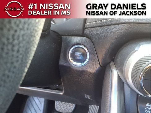 Used 2019 Toyota RAV4 XLE FWD image 15