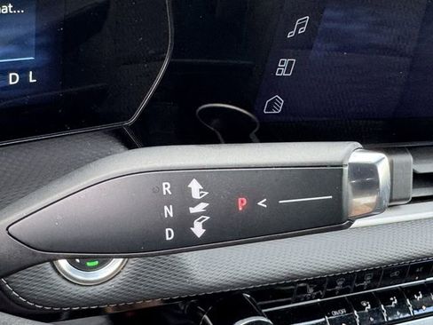 Used 2025 Chevrolet Equinox LT image 20