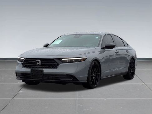 Used 2025 Honda Accord SE image 10