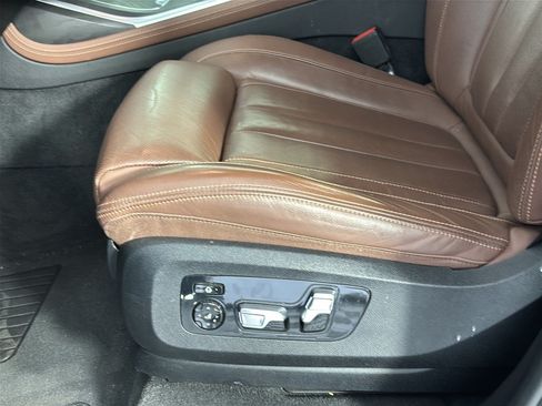 Used 2021 BMW X7 xDrive40i w/ M Sport Package AWD/4WD image 16