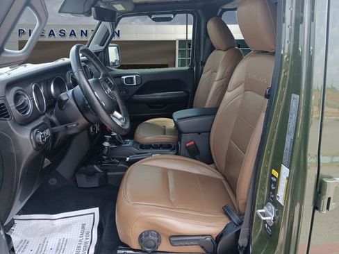Used 2022 Jeep Gladiator Overland w/ Popular Equipment Package AWD/4WD image 9