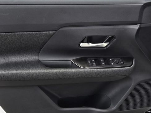 New 2026 Nissan Kicks SV w/ Cold Weather Package FWD image 15