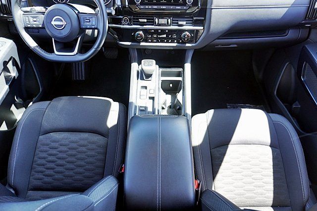 Certified 2023 Nissan Pathfinder SV w/ Black Appearance Package FWD image 29