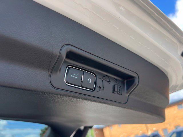 Certified 2025 Ford Explorer ST-Line AWD/4WD image 23