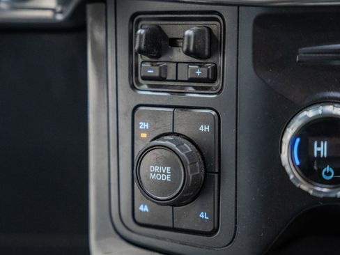 Certified 2021 Ford F150 Lariat w/ Equipment Group 502A High image 31