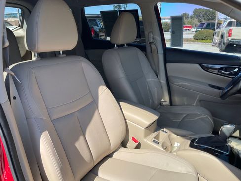 Used 2017 Nissan Rogue SL w/ SL Premium Package image 28