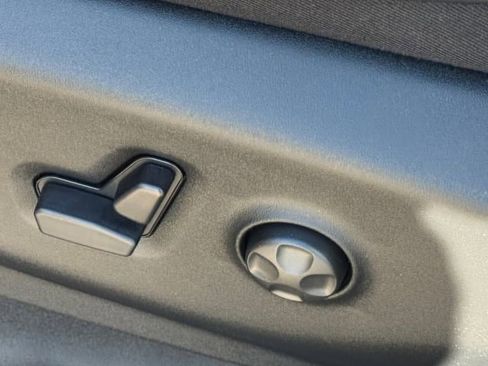 New 2026 Chrysler Pacifica Select AWD/4WD image 16