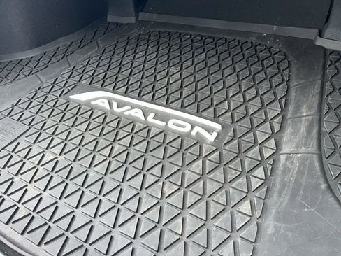 Used 2021 Toyota Avalon XLE w/ Moonroof Package image 16