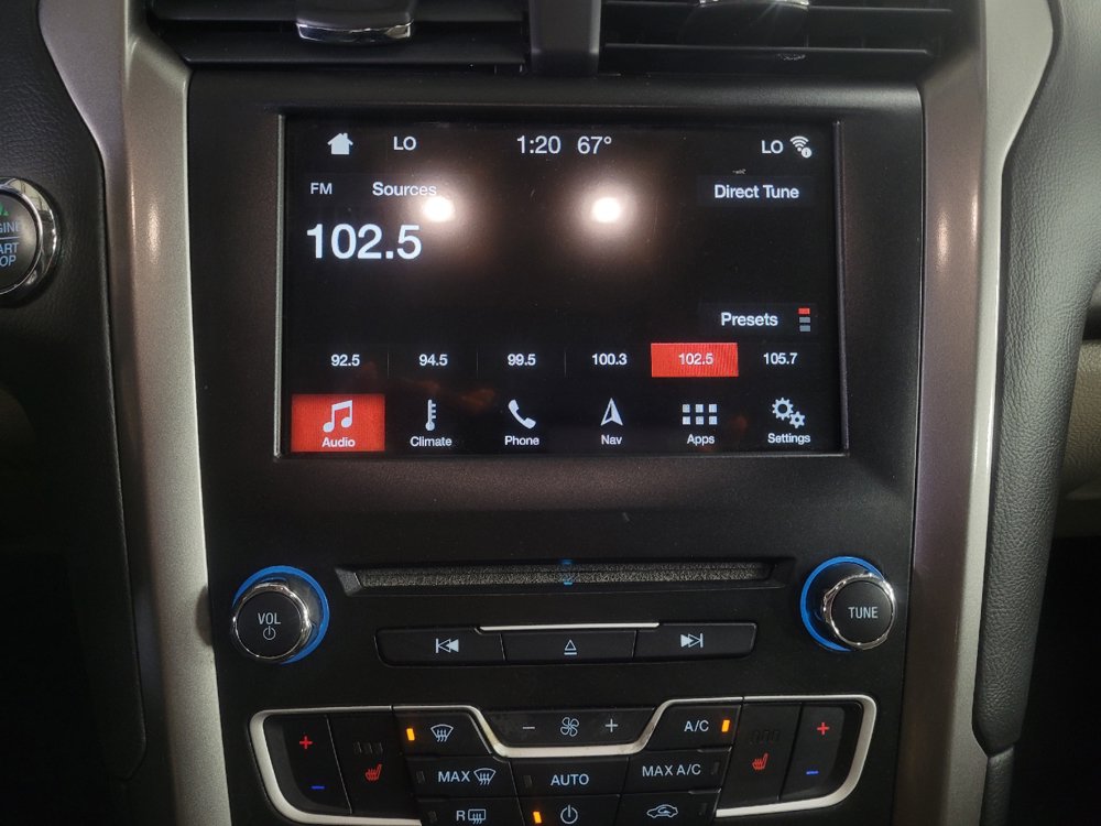 Used 2018 Ford Fusion SE w/ Fusion SE Technology Package FWD image 25