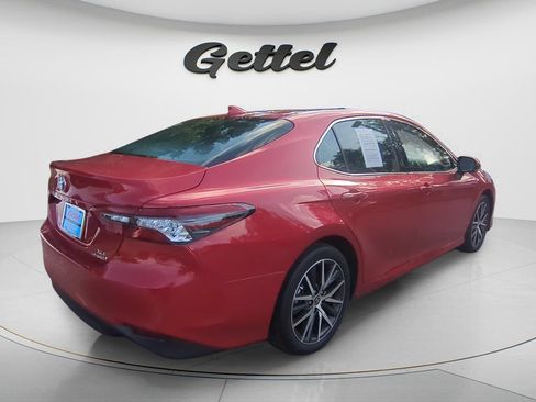 Used 2024 Toyota Camry XLE FWD image 4