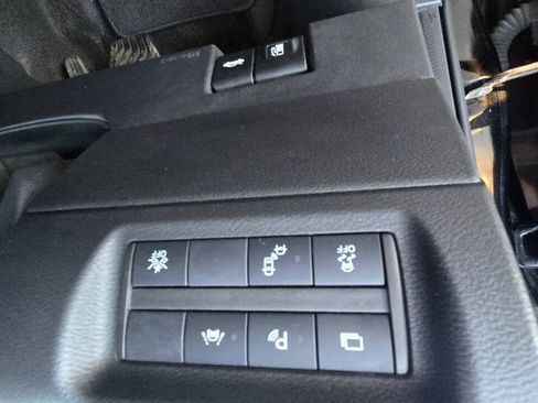Used 2020 Nissan Kicks S FWD image 38