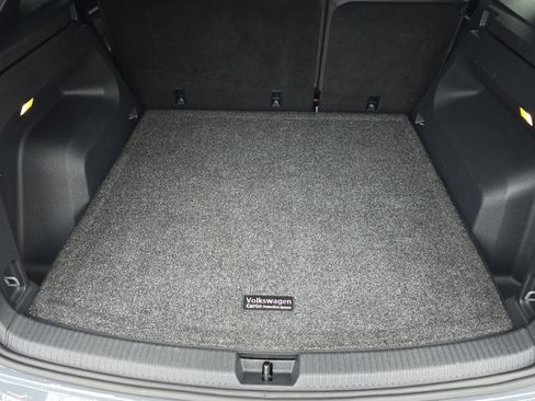 Used 2021 Volkswagen Atlas Cross Sport SE image 14