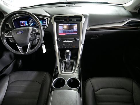 Used 2013 Ford Fusion SE FWD image 10