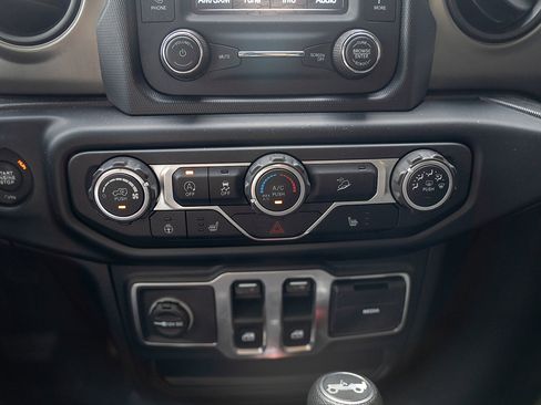 Used 2019 Jeep Wrangler Sport AWD/4WD image 11