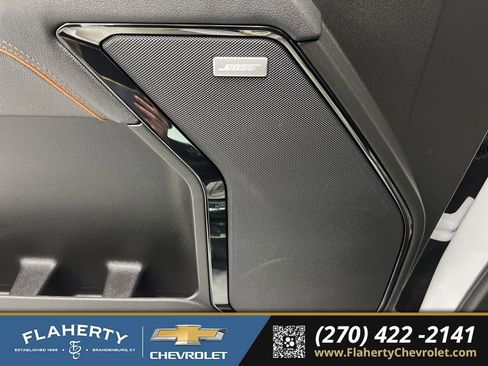 Used 2025 GMC Sierra 1500 AT4 w/ Technology Package AWD/4WD image 23