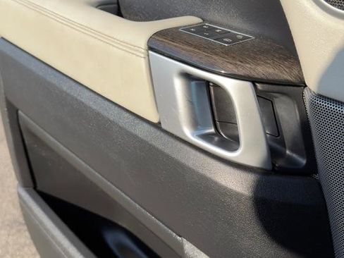 Used 2015 Land Rover Range Rover Sport HSE image 19