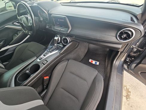 Used 2021 Chevrolet Camaro LT image 32