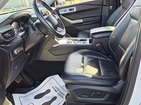 Used 2021 Ford Explorer Limited w/ Equipment Group 301A image 5