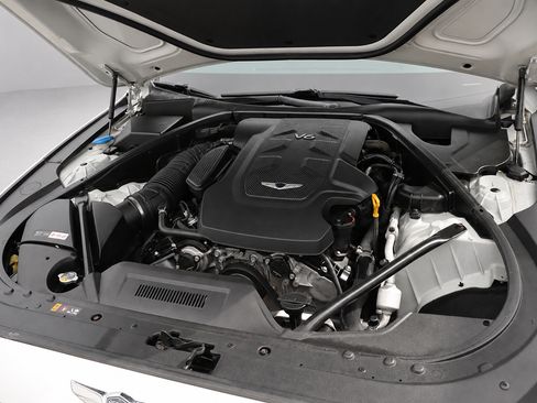 Used 2018 Genesis G80 3.8 RWD image 43