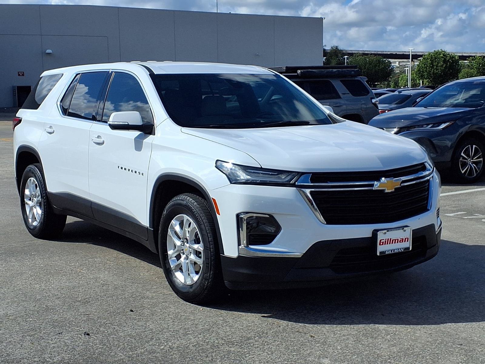 Used 2023 Chevrolet Traverse LS w/ Safety Package FWD image 2