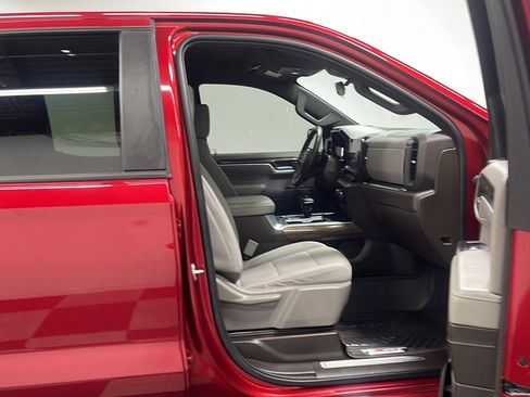 Used 2023 Chevrolet Silverado 1500 LT AWD/4WD image 18
