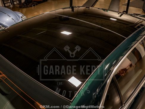 Used 2023 Bentley Flying Spur Azure AWD/4WD image 59