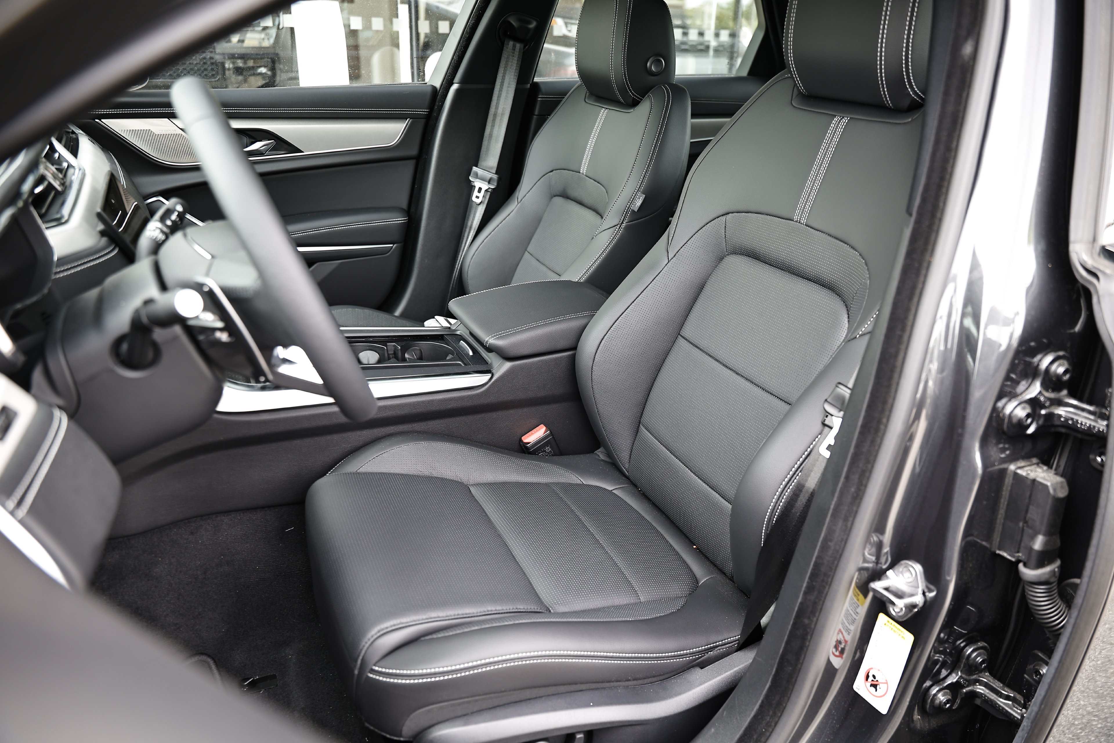 New 2024 Jaguar XF R-Dynamic SE AWD/4WD image 24